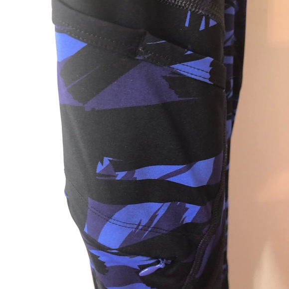 Lolë Burst Leggings - Picture 8 of 11